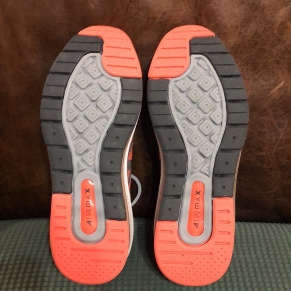 New Nike Air Max Genome Smoke Grey and Bright Mango Men Size 6.5 Women size 8 - Picture 6 of 10